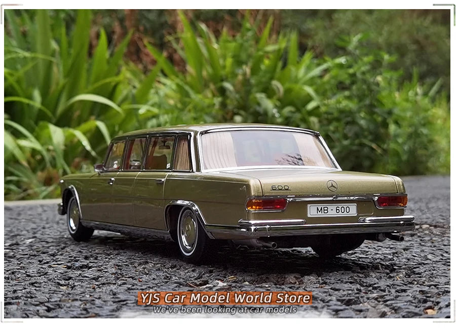 1:18 Mercedes-Benz Pullman MB 600