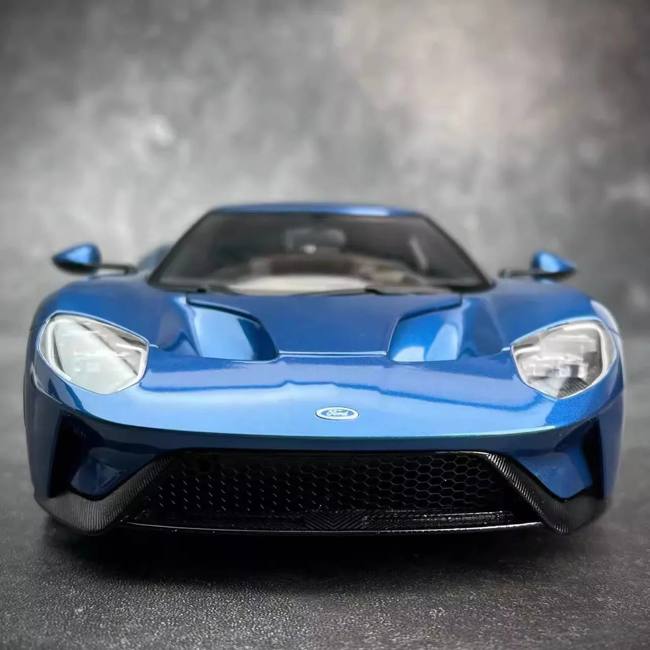 1:18  FORD GT 2017