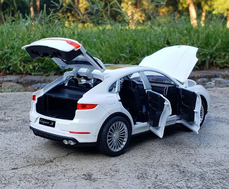 1:24 Porsche Cayenne Turbo S
