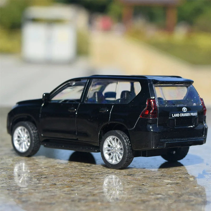 1:42 TOYOTA Prado