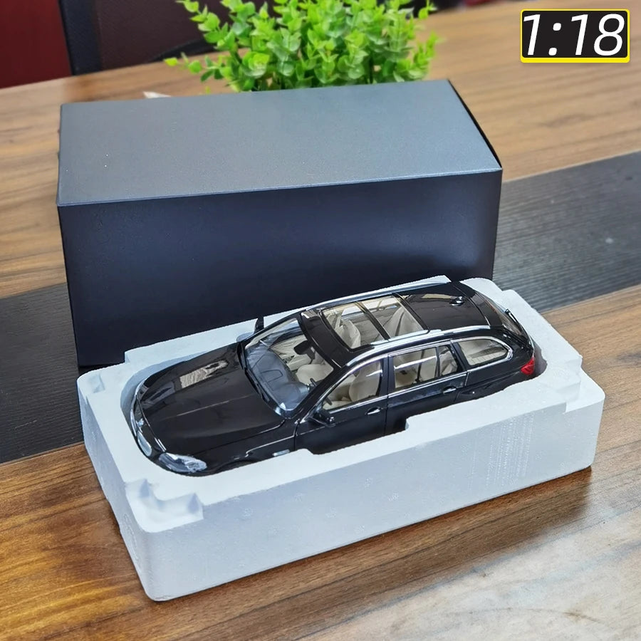 1:18 BMW 550i F11