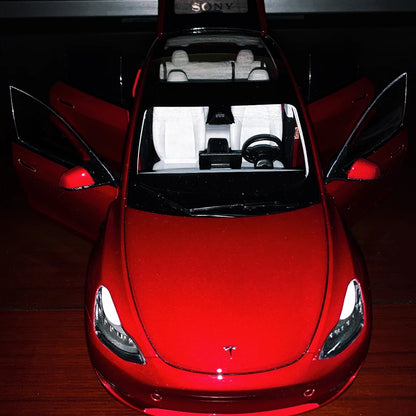 1:18 Tesla Model Y