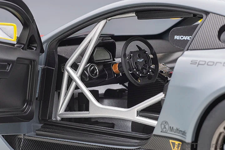 1:18 Aston Martin Vantage GT3