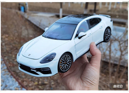 1:18 Porsche Panamera