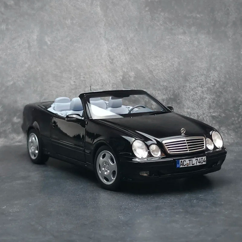 1:18 Mercedes-Benz CLK Class Cabriolet  A208 2000