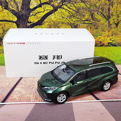 1:18 Toyota Sienna MPV