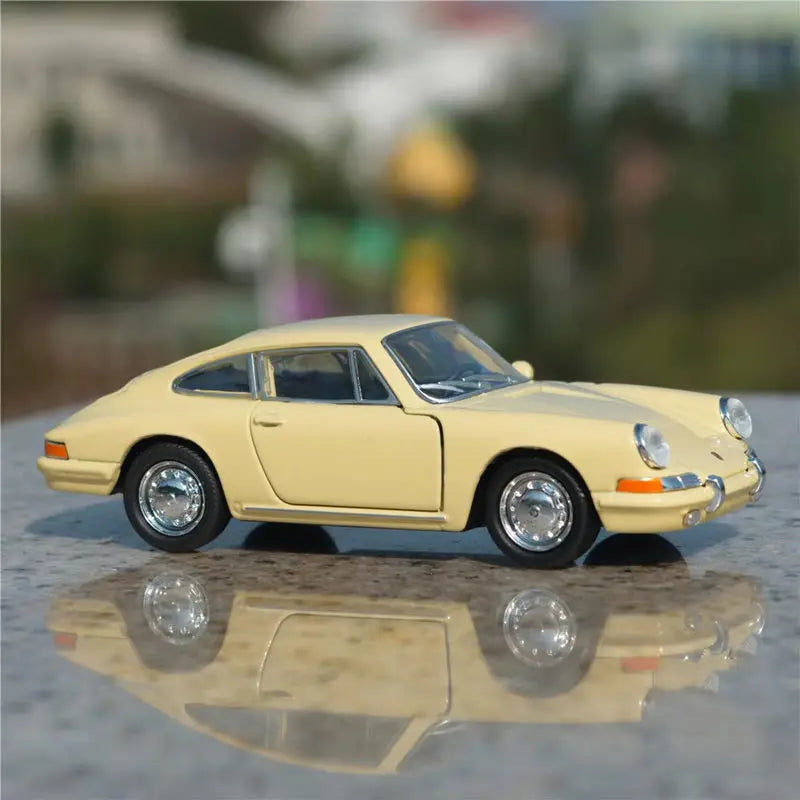 1:36 1964 Porsche 911 901 Coupe