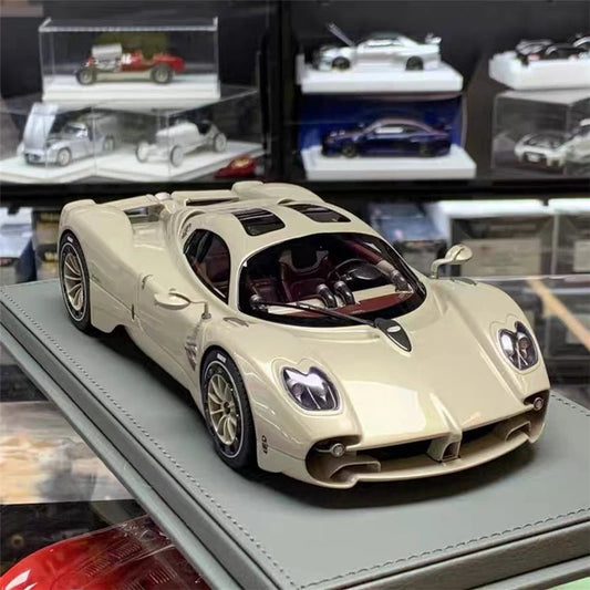 1:32 Pagani Utopia