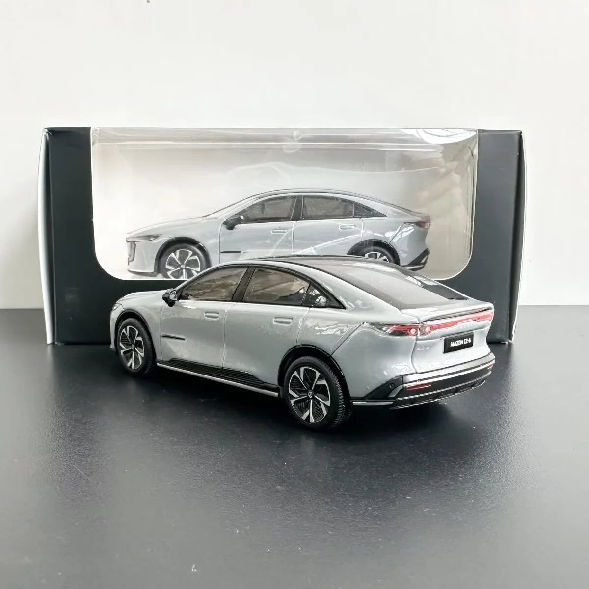 1:43 MAZDA EZ-6 Coupe