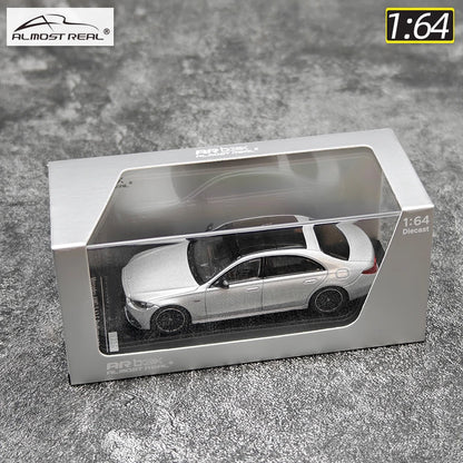 1:64 Mercedes-Benz S63 E Performance 2023