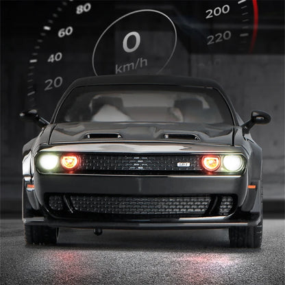 1:32 Dodge Challenger SRT