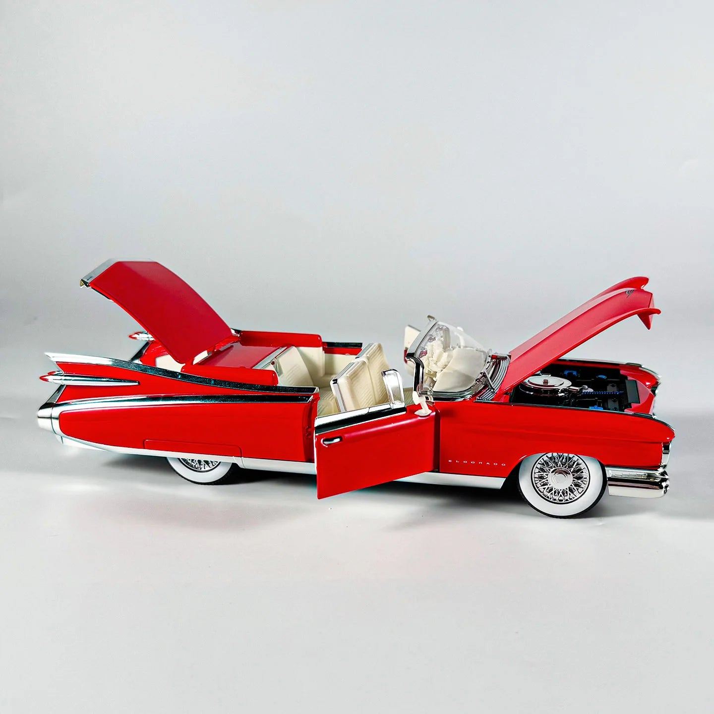 1:24 retro luxury convertible sports car
