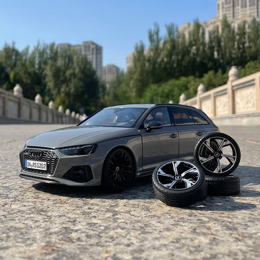 1:18 2022 Audi RS4 (B9) Avant
