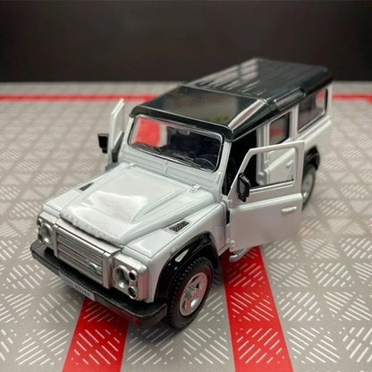 1:36 Land Rover Defender
