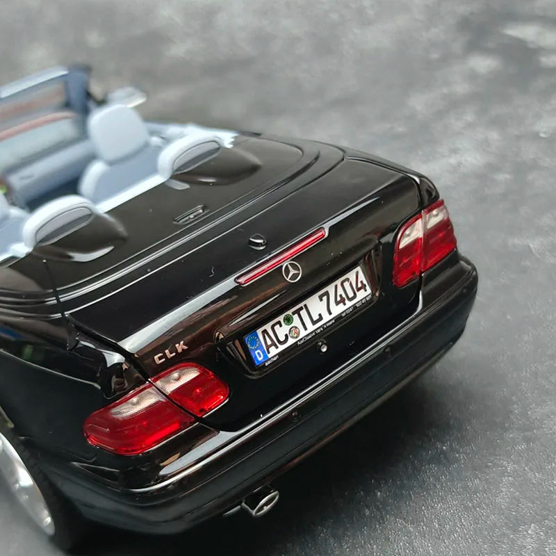 1:18 Mercedes-Benz CLK Class Cabriolet  A208 2000