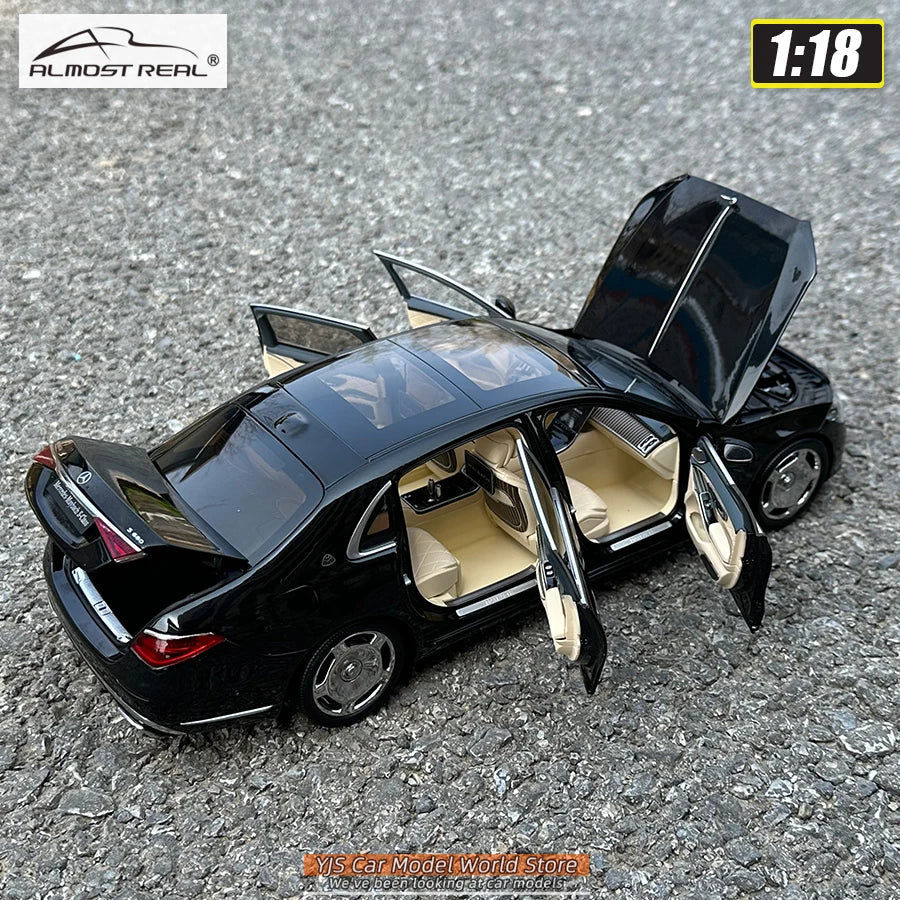 1:18 Mercedes-Benz Maybach S680 2021