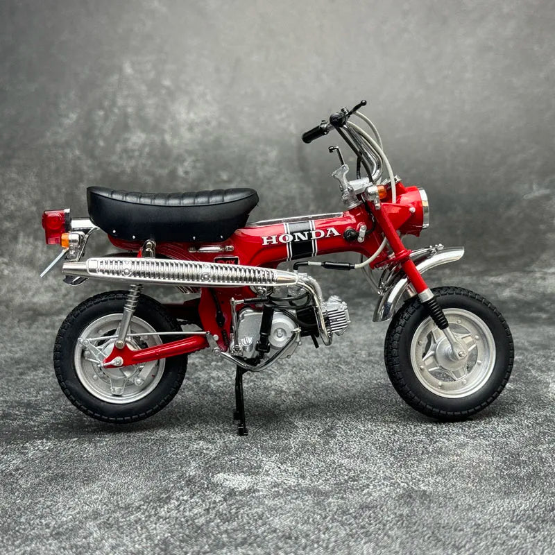 1:10 HONDA DAX Giraffe ST50 (1969)