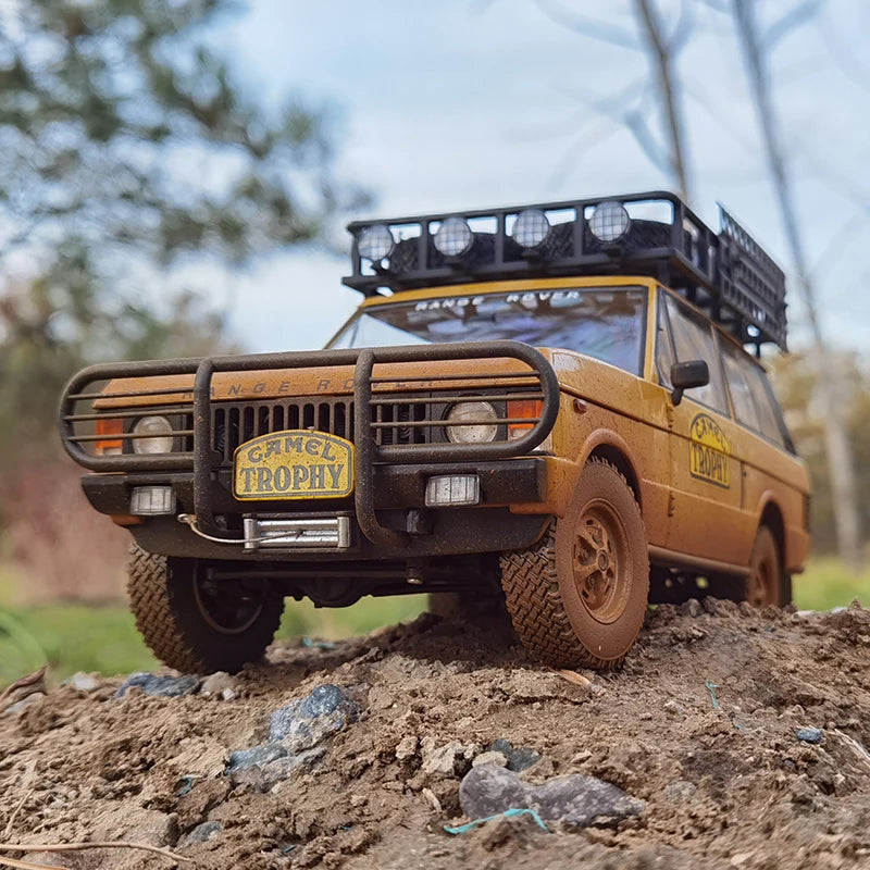 1:18 1982 Range Rover Camel Cup Dirty Edition Racing