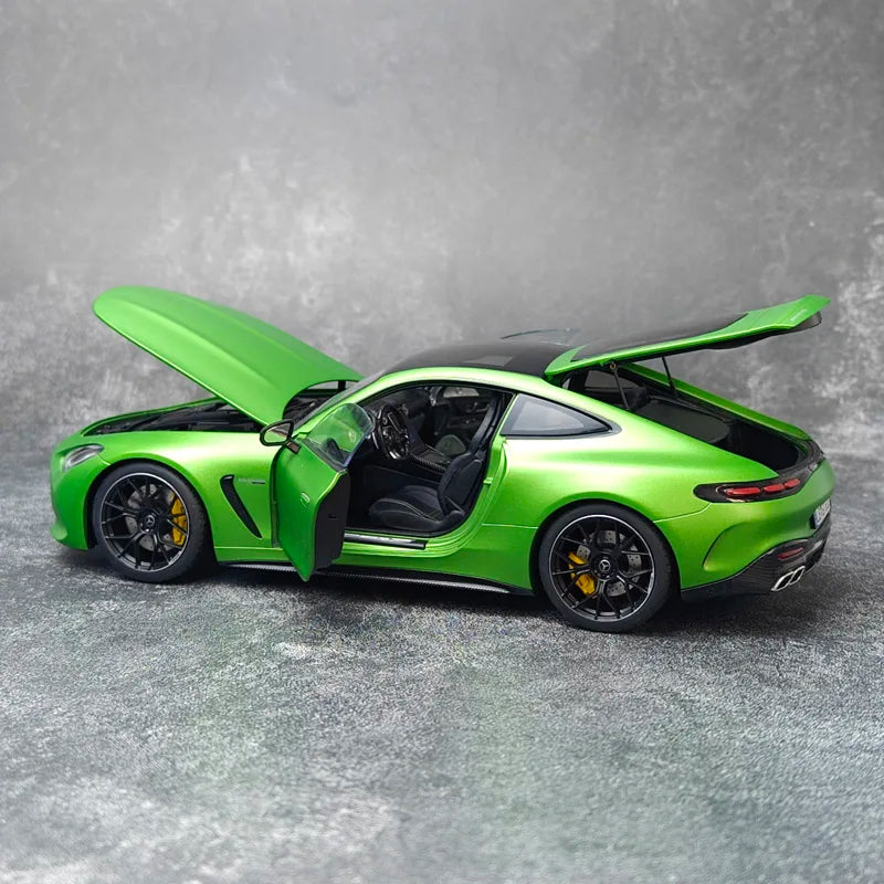 1:18 Mercedes-Benz AMG GT63
