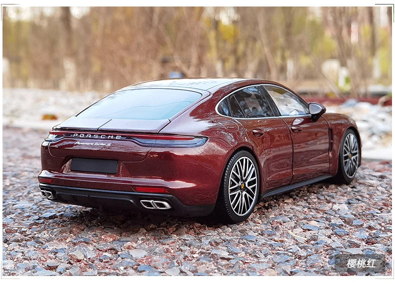 1:18 Porsche Panamera