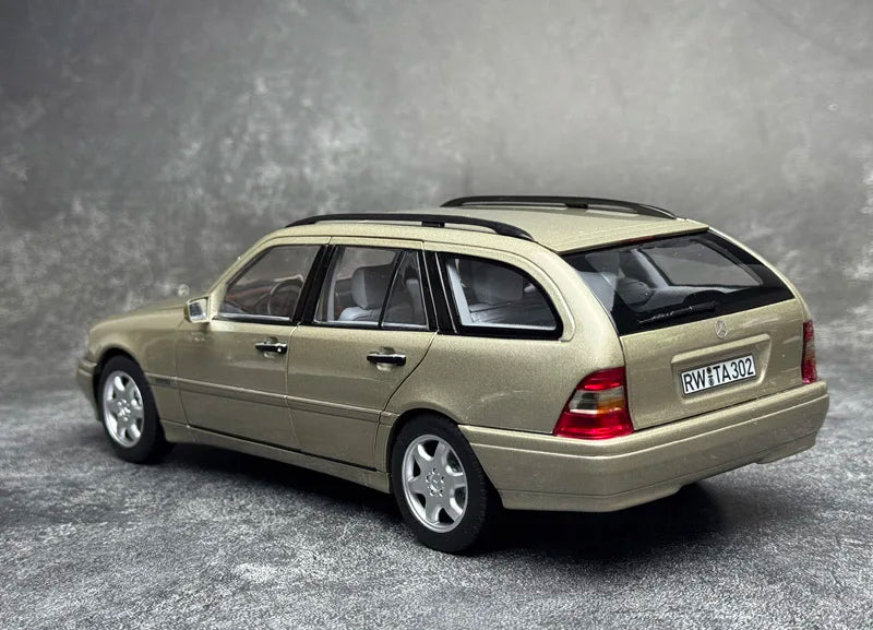 1:18 Mercedes-Benz C220 T-Model