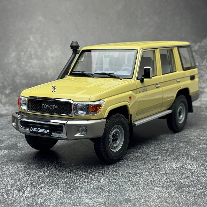 1:18 Land Cruiser 76 2017