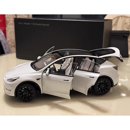 1:18 Tesla Model Y