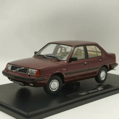 1:18 Volvo 360