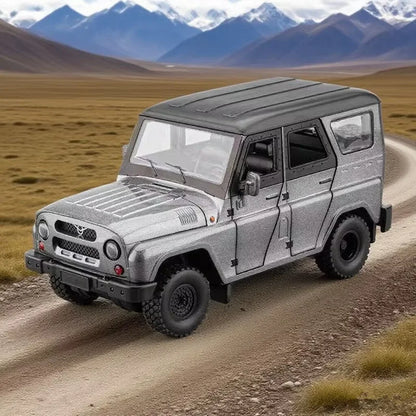 1:18 UAZ Hunter SUV