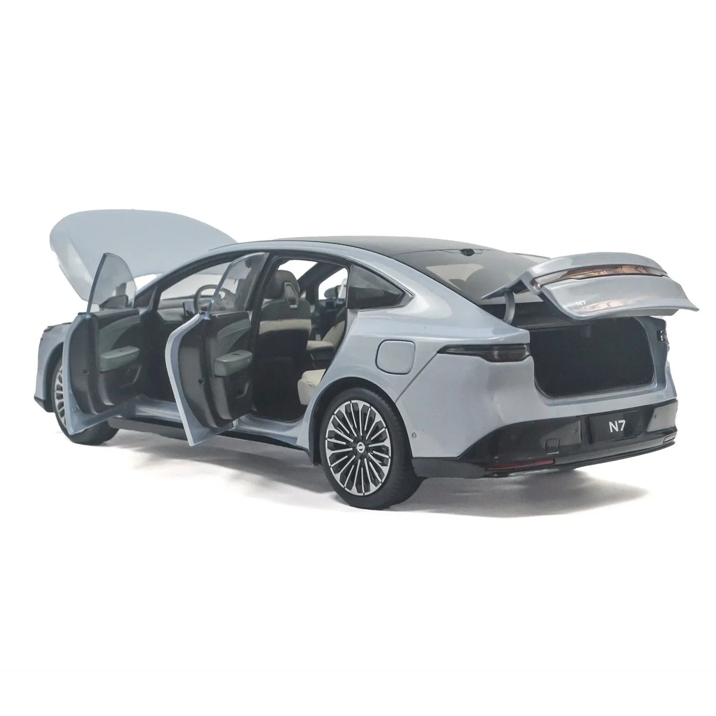 1:18 Nissan N7