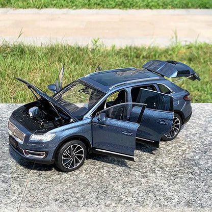 1:18 Lincoln NAUTILUS