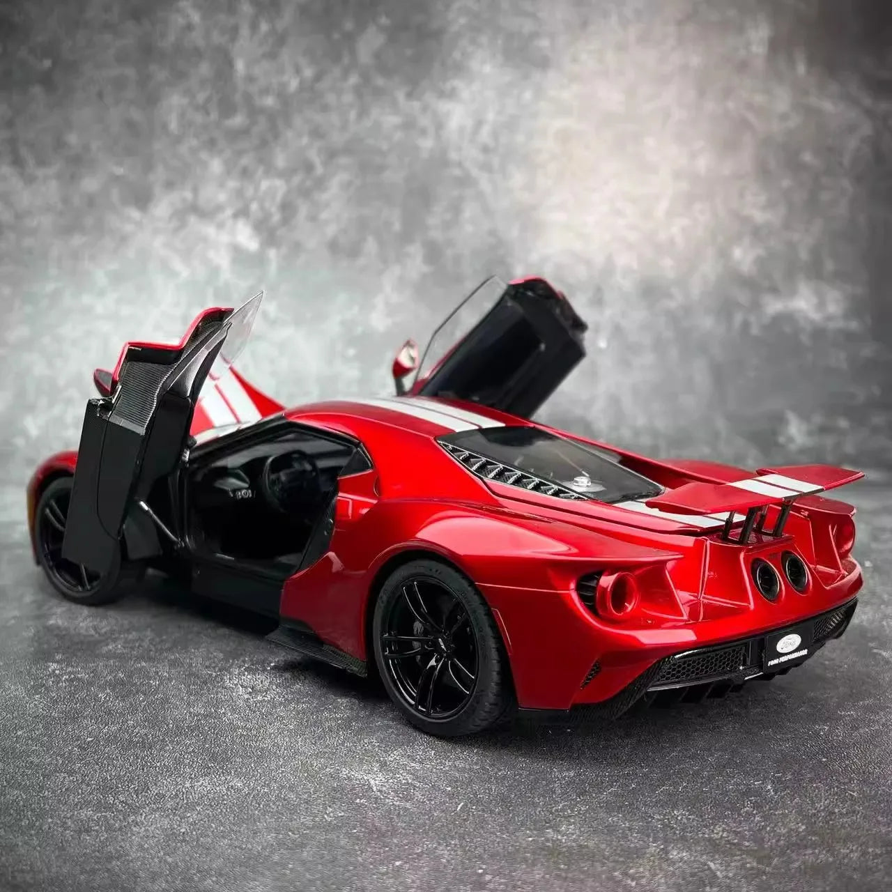1:18  FORD GT 2017