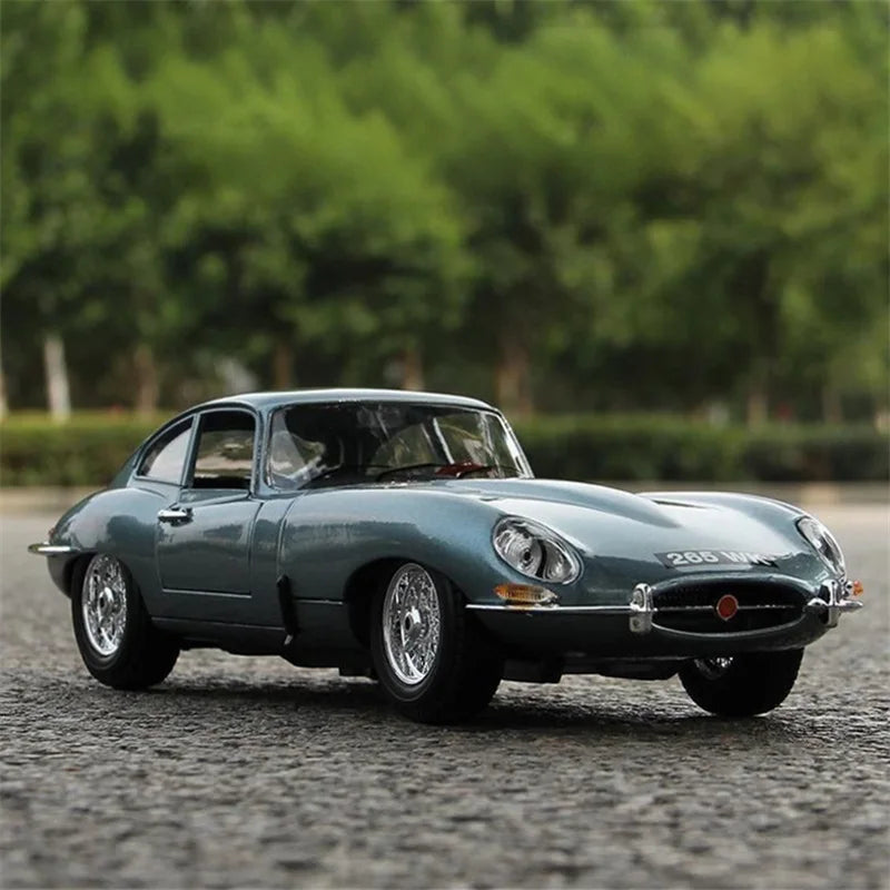 1:18 Jaguar E-type