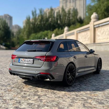 1:18 2022 Audi RS4 (B9) Avant