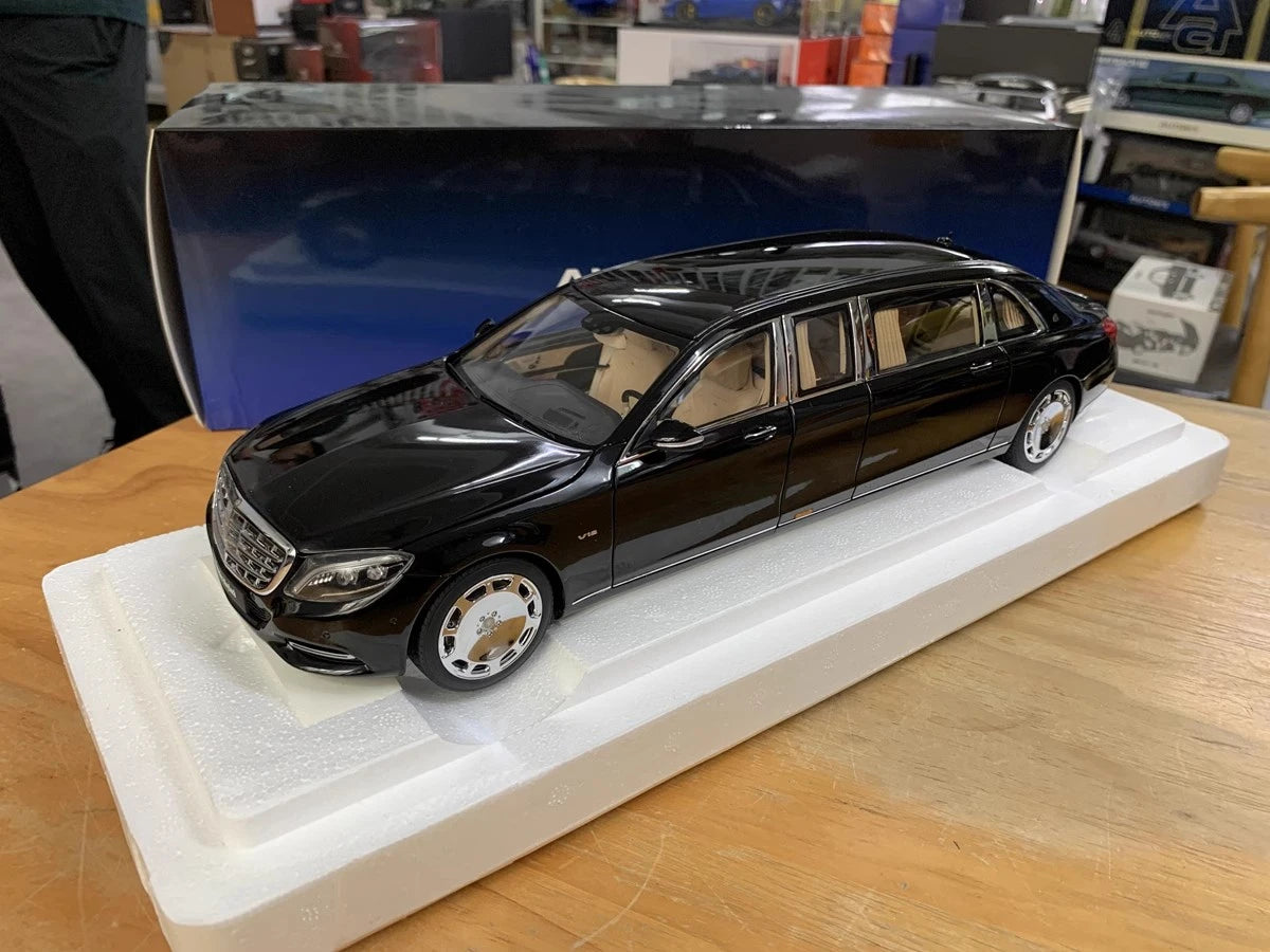 1:18 Mercedes Benz S600 V12 Pullman