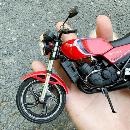 1:12 Yamaha RZ250