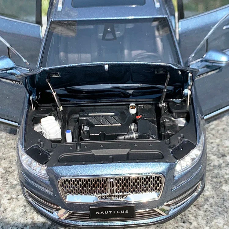 1:18 Lincoln NAUTILUS
