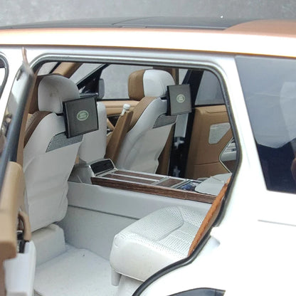 1:18 Range Rover LWB - Premium Die-cast SUV 2022