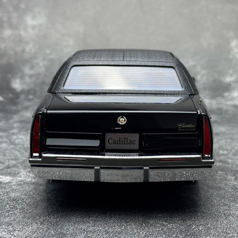 1:18 Cadillac Fleetwood