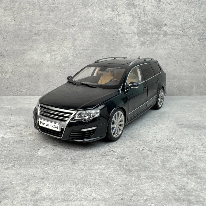 1:18 Volkswagen Passat Estate R36