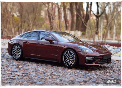 1:18 Porsche Panamera