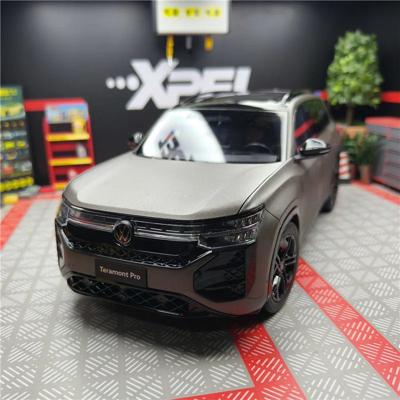 1:18 Volkswagen Teramont Pro