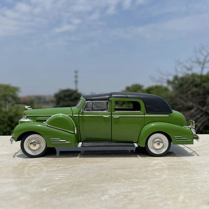 1:30 Classical Old Car