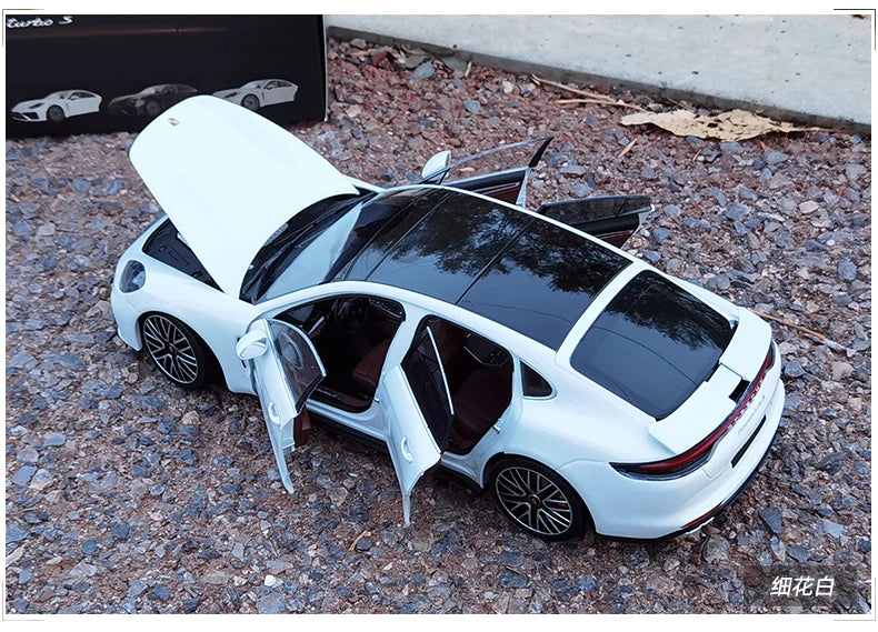 1:18 Porsche Panamera
