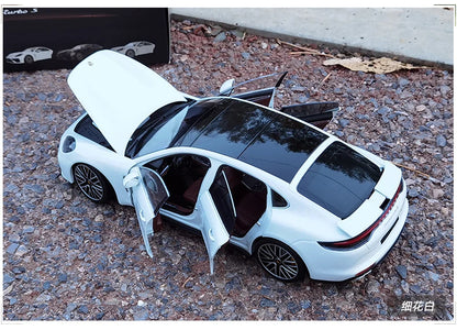 1:18 Porsche Panamera
