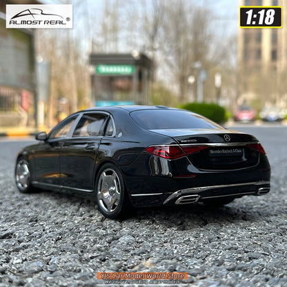 1:18 Mercedes-Benz Maybach S680 2021