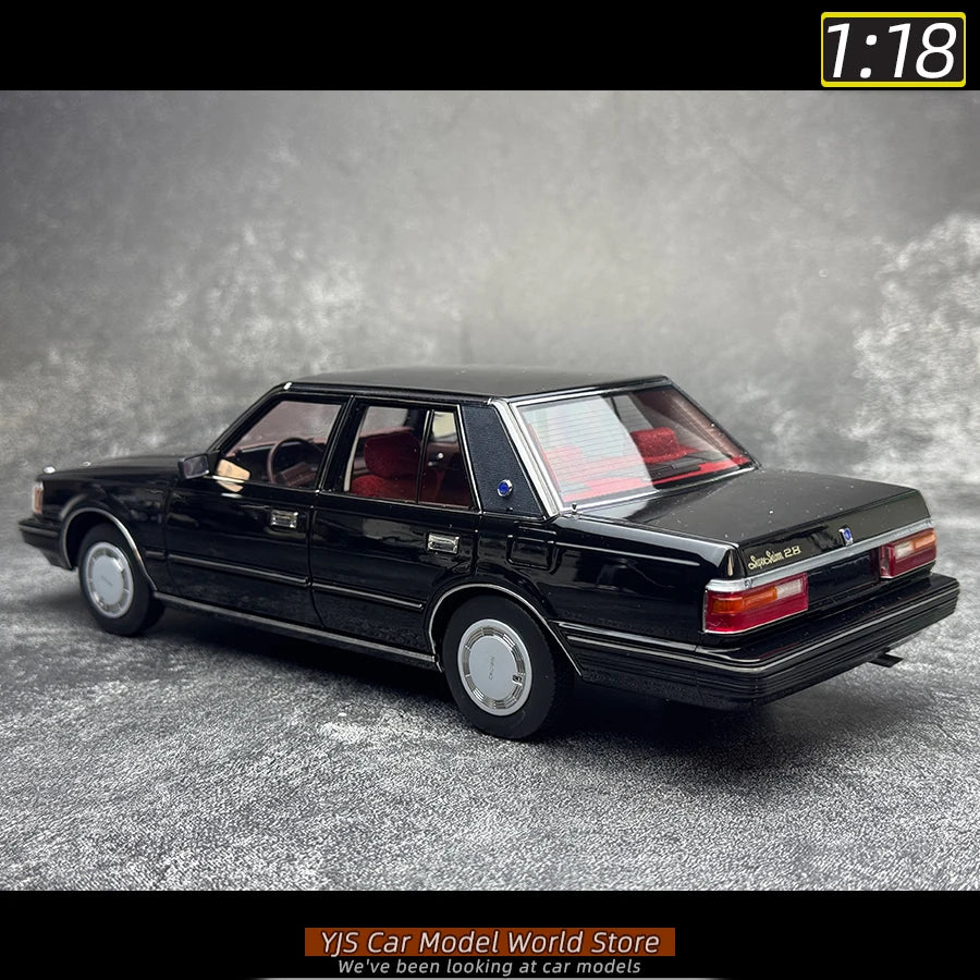 1:18 Toyota Crown MS122
