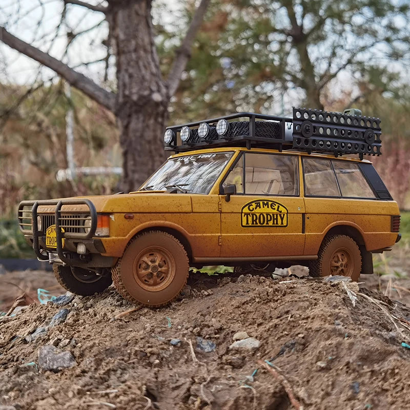 1:18 1982 Range Rover Camel Cup Dirty Edition Racing