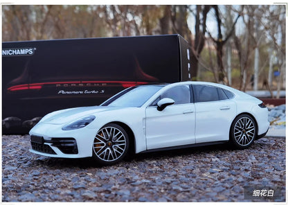 1:18 Porsche Panamera