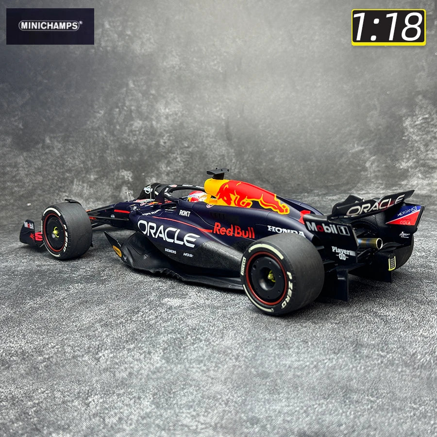 1:18 F1 RED BULL RB20 2024